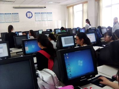 魅力PS,讓一切皆有可能——數(shù)學(xué)系、計(jì)算機(jī)科學(xué)系志愿服務(wù)隊(duì)開展PS培訓(xùn)